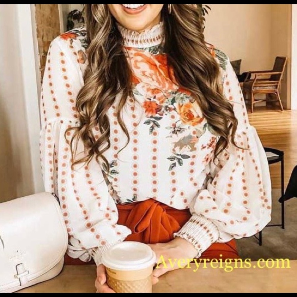“Talia”Floral blouse - Picture 10 of 16